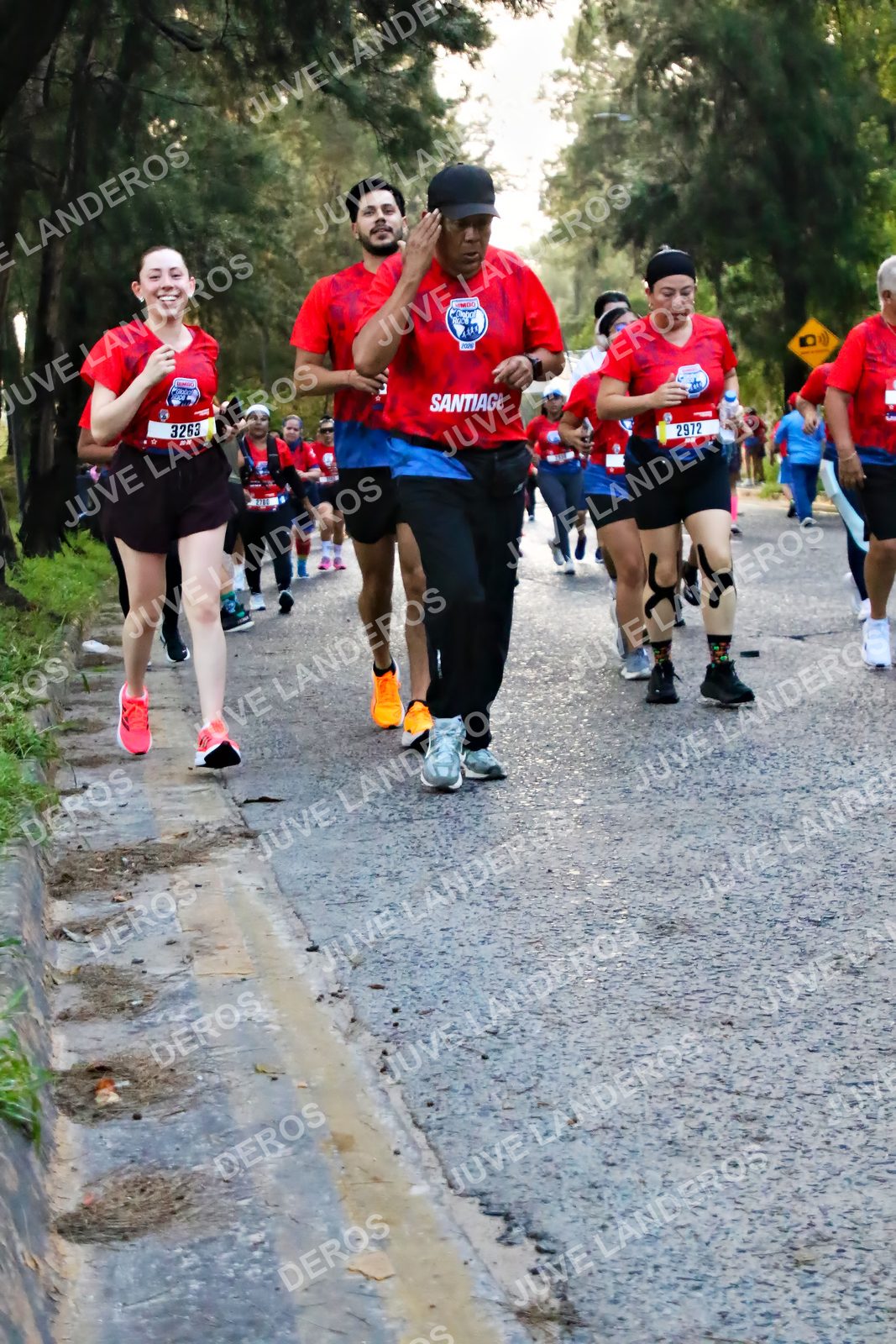 Foto de la CARRERA BIMBO GLOBAL RACE GUADALAJARA en Centro Comercial Andares, Blvd. Puerta de Hierro 4965, Zapopan a las 07:04 · dorsal 3263, 2972