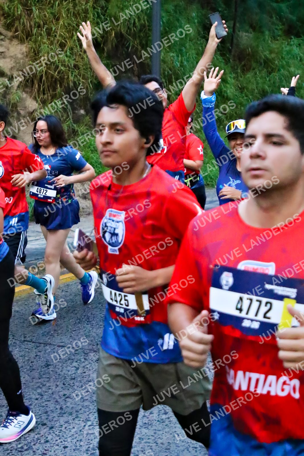 Foto de la CARRERA BIMBO GLOBAL RACE GUADALAJARA en Centro Comercial Andares, Blvd. Puerta de Hierro 4965, Zapopan a las 04:49 · dorsal 4772, 4425, 4872