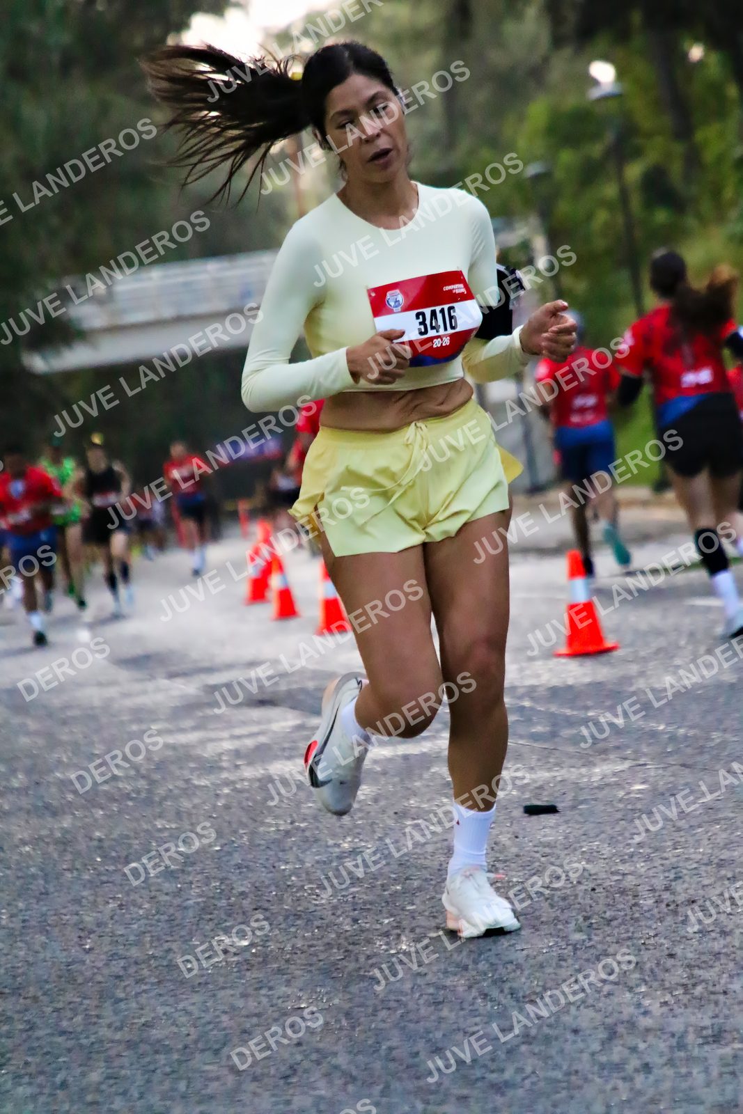 Foto de la CARRERA BIMBO GLOBAL RACE GUADALAJARA en Centro Comercial Andares, Blvd. Puerta de Hierro 4965, Zapopan a las 04:56 · dorsal 3416