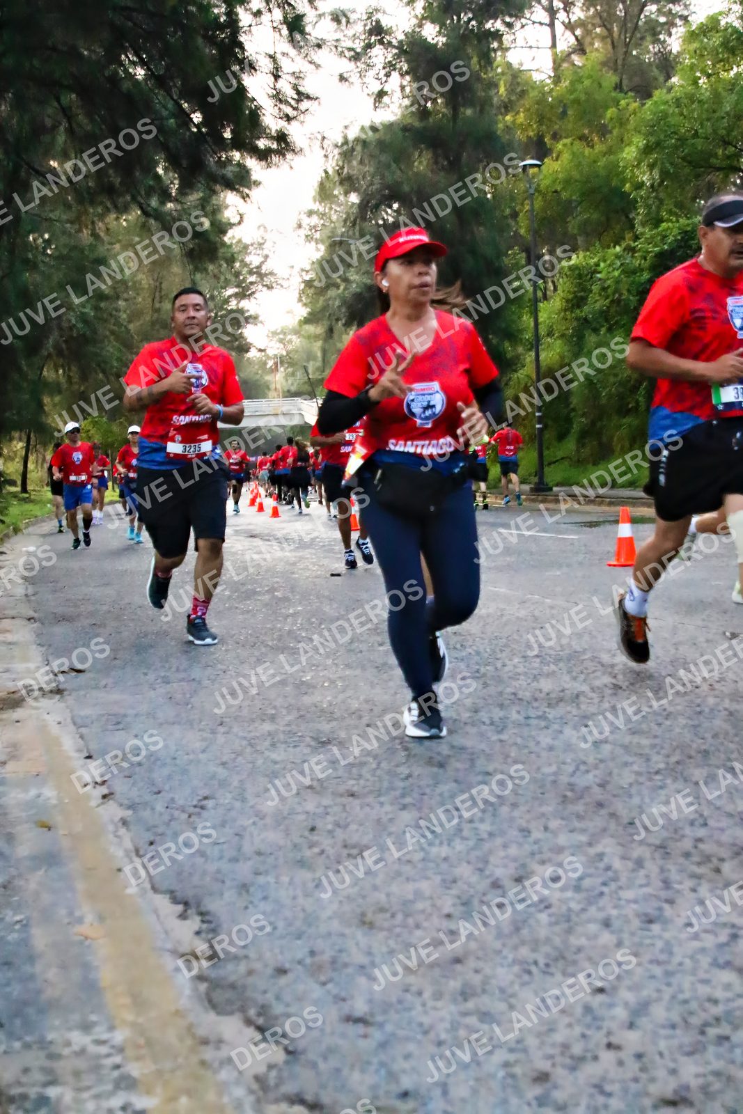 Foto de la CARRERA BIMBO GLOBAL RACE GUADALAJARA en Centro Comercial Andares, Blvd. Puerta de Hierro 4965, Zapopan a las 04:59 · dorsal 3235