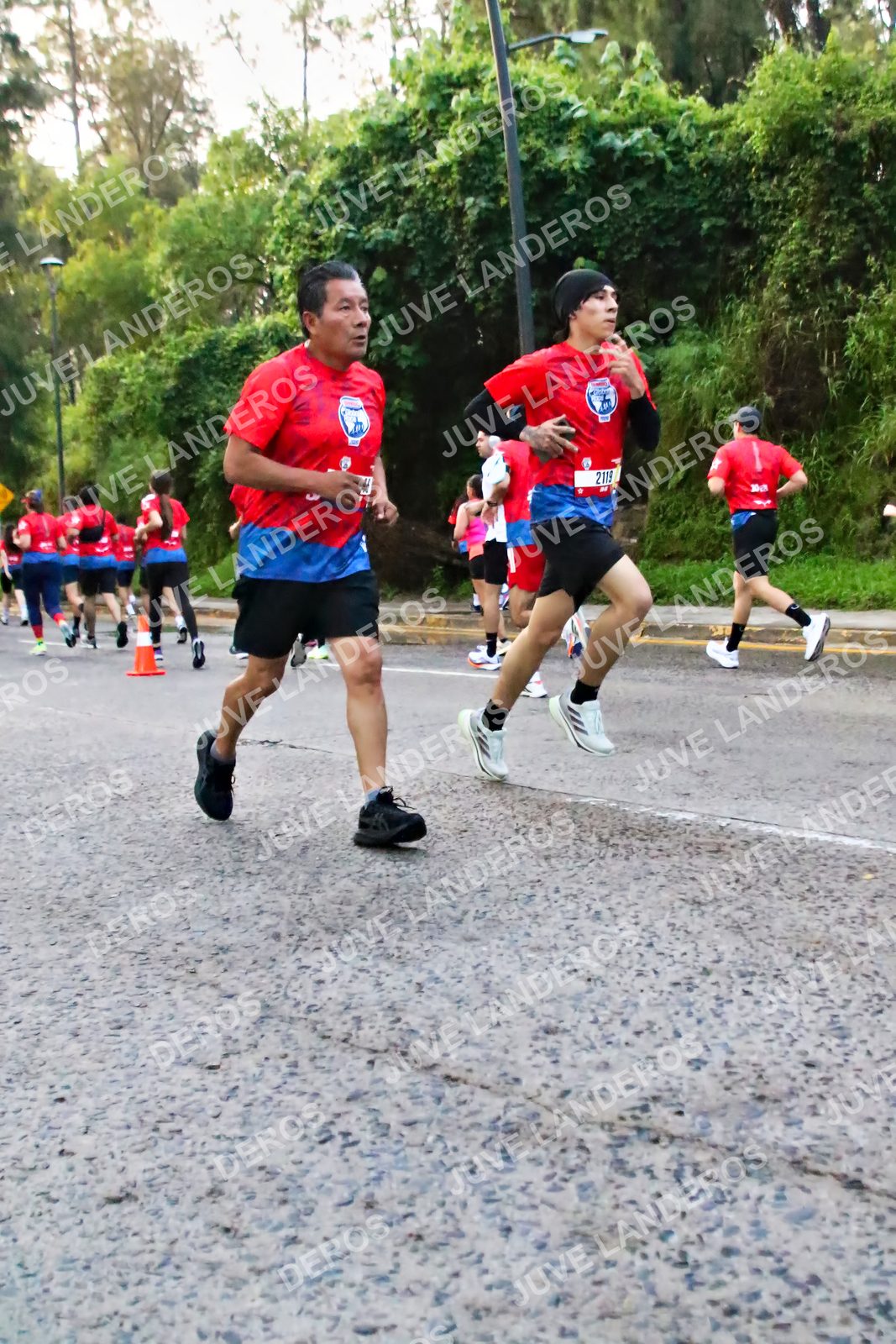 Foto de la CARRERA BIMBO GLOBAL RACE GUADALAJARA en Centro Comercial Andares, Blvd. Puerta de Hierro 4965, Zapopan a las 05:00 · dorsal 2119