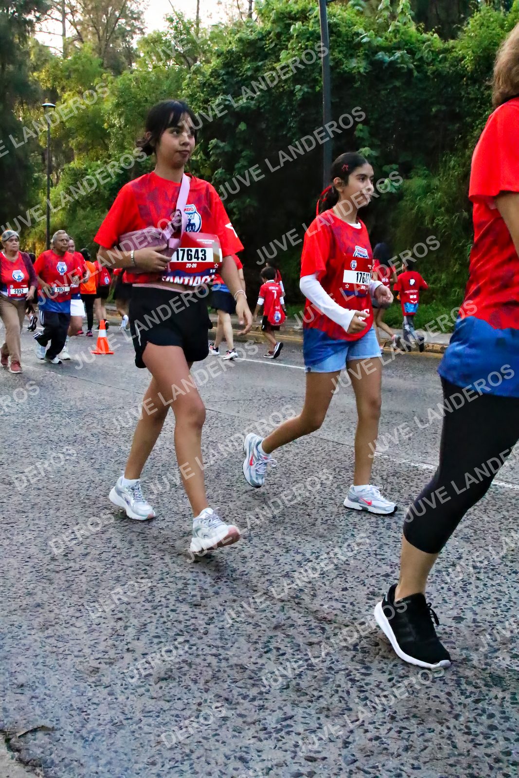 Foto de la CARRERA BIMBO GLOBAL RACE GUADALAJARA en Centro Comercial Andares, Blvd. Puerta de Hierro 4965, Zapopan a las 07:05 · dorsal 17643, 2952
