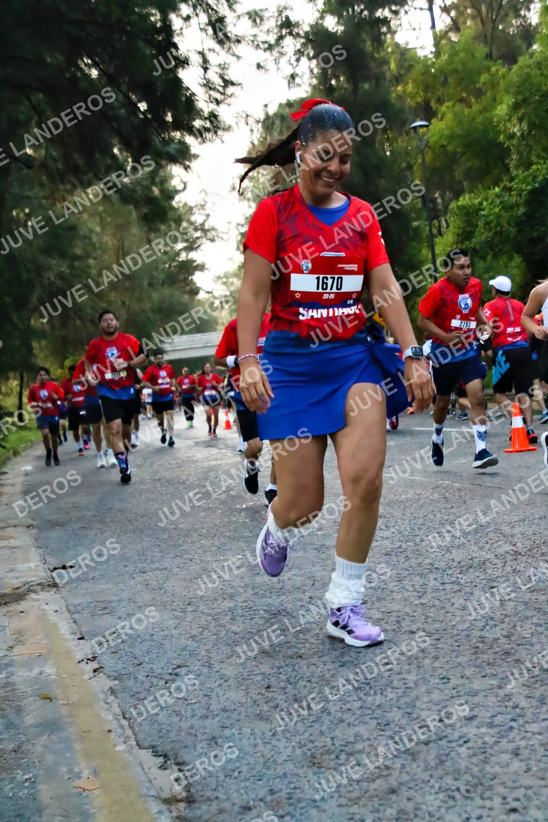 Foto de la CARRERA BIMBO GLOBAL RACE GUADALAJARA en Centro Comercial Andares, Blvd. Puerta de Hierro 4965, Zapopan a las 04:59 · dorsal 1670, 20
