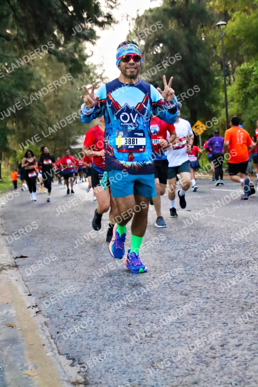 Foto de la CARRERA BIMBO GLOBAL RACE GUADALAJARA en Centro Comercial Andares, Blvd. Puerta de Hierro 4965, Zapopan a las 05:00 · dorsal 3881, 2381, 1322