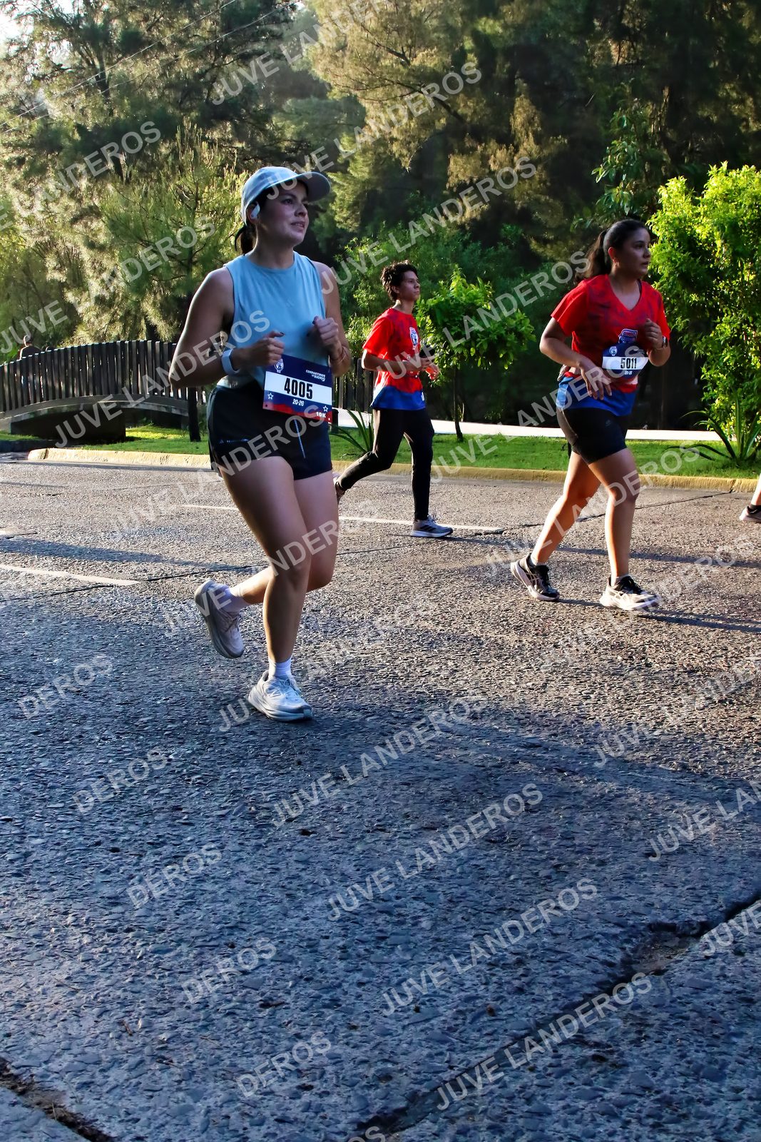 Foto de la CARRERA BIMBO GLOBAL RACE GUADALAJARA en Centro Comercial Andares, Blvd. Puerta de Hierro 4965, Zapopan a las 07:27 · dorsal 4005, 5011
