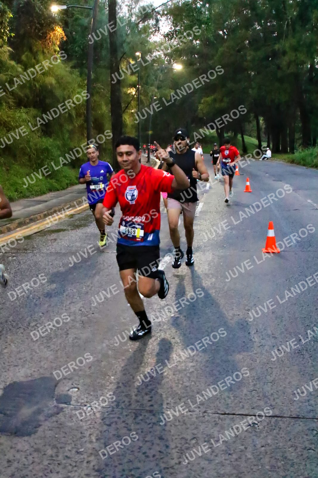 Foto de la CARRERA BIMBO GLOBAL RACE GUADALAJARA en Centro Comercial Andares, Blvd. Puerta de Hierro 4965, Zapopan a las 06:37 · dorsal 5689