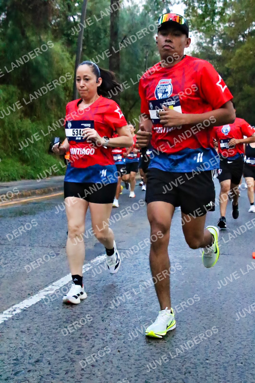 Foto de la CARRERA BIMBO GLOBAL RACE GUADALAJARA en Centro Comercial Andares, Blvd. Puerta de Hierro 4965, Zapopan a las 06:41 · dorsal 534, 415, 106