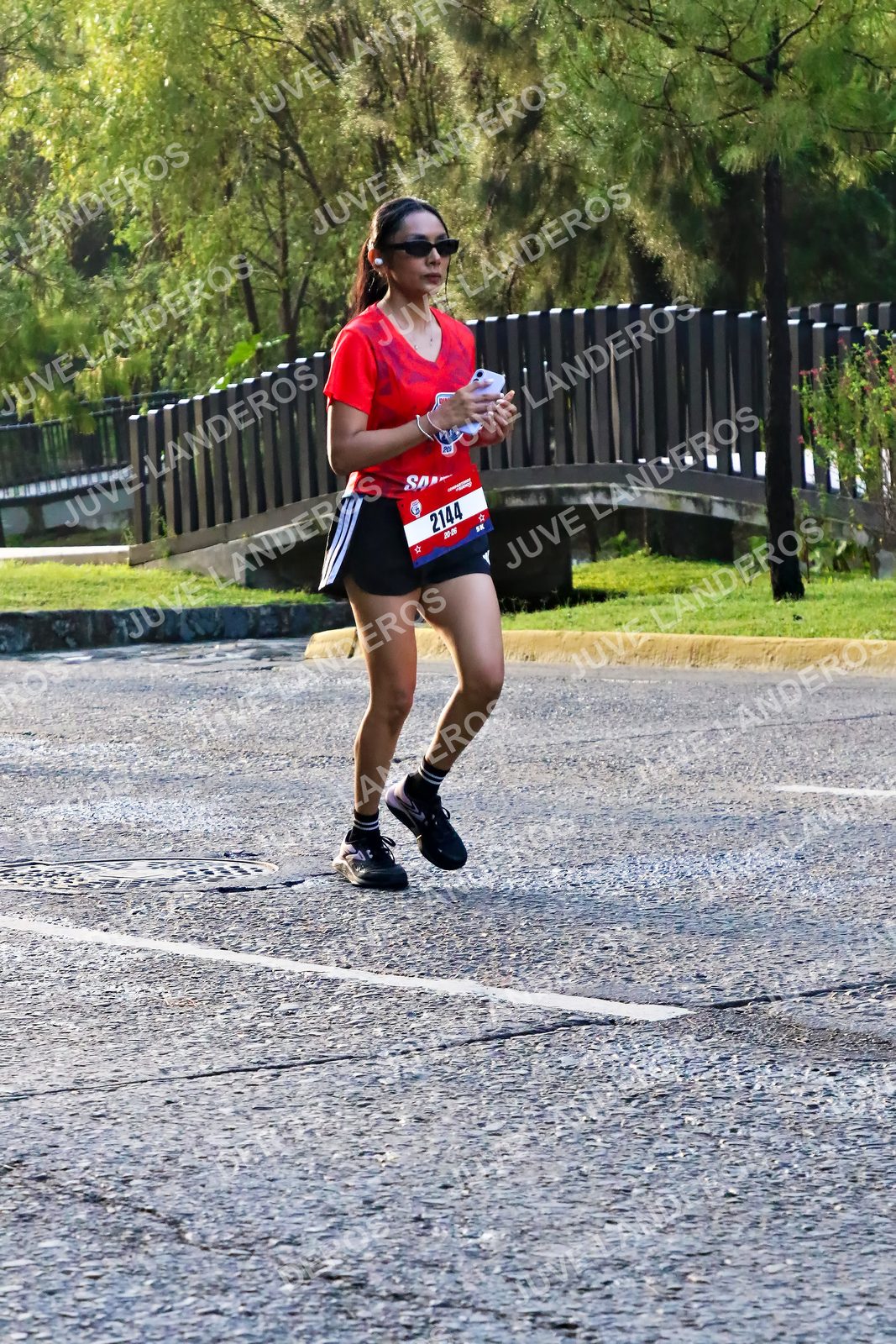 Foto de la CARRERA BIMBO GLOBAL RACE GUADALAJARA en Centro Comercial Andares, Blvd. Puerta de Hierro 4965, Zapopan a las 07:34 · dorsal 2144