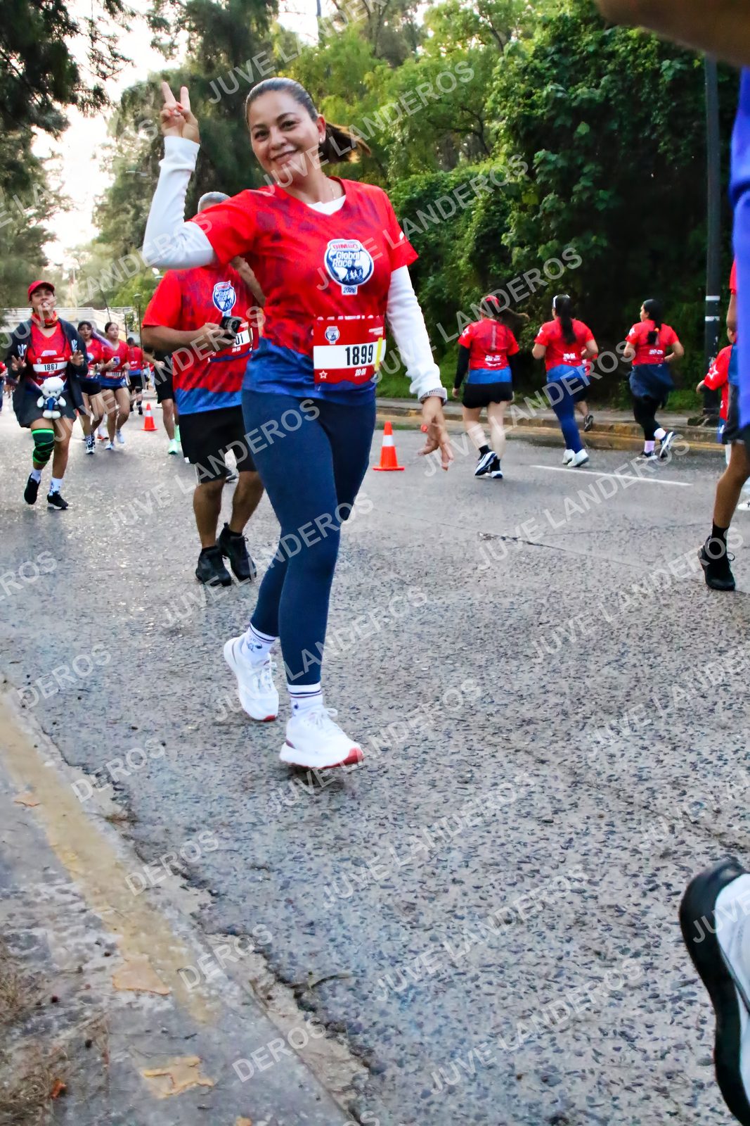 Foto de la CARRERA BIMBO GLOBAL RACE GUADALAJARA en Centro Comercial Andares, Blvd. Puerta de Hierro 4965, Zapopan a las 07:01 · dorsal 1899