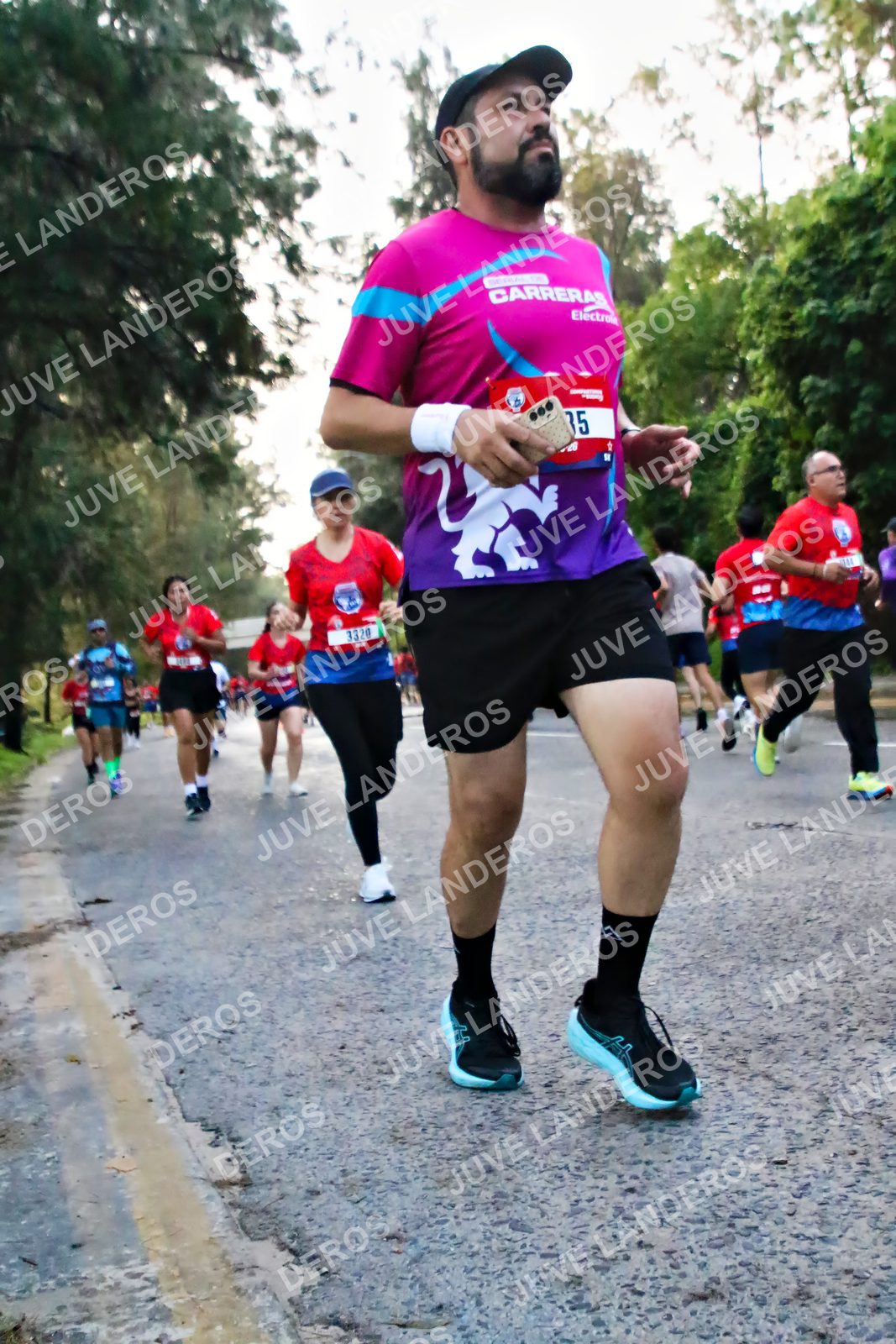 Foto de la CARRERA BIMBO GLOBAL RACE GUADALAJARA en Centro Comercial Andares, Blvd. Puerta de Hierro 4965, Zapopan a las 05:00 · dorsal 3320, 35
