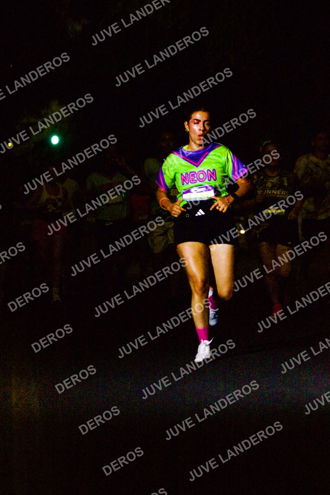 Foto de la Carrera Neón 2026 (Serial Corramos Zapopan) en Parque de las Niñas y los Niños, Blvd. Panamericano 430, Zapopan a las 20:12
