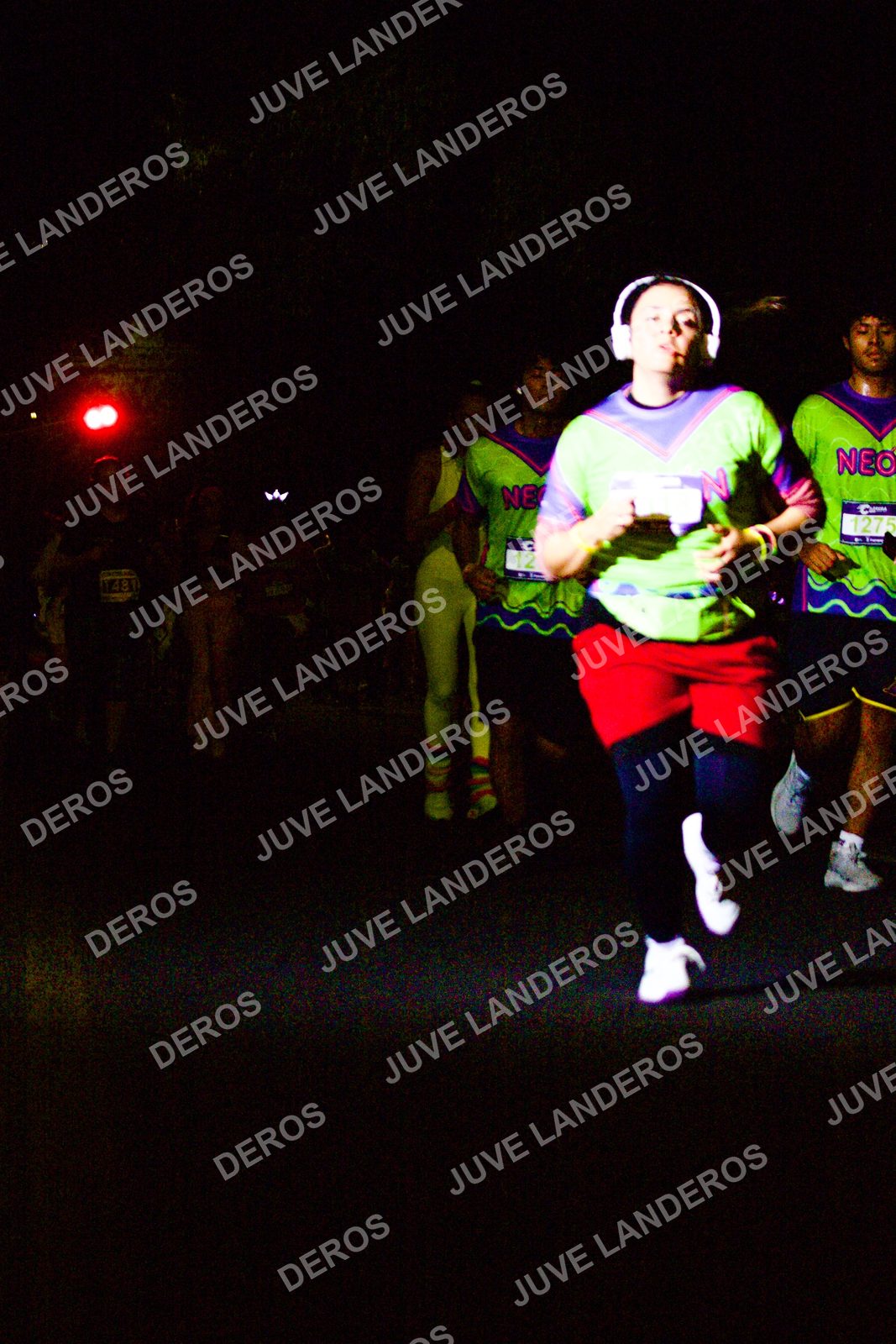Foto de la Carrera Neón 2026 (Serial Corramos Zapopan) en Parque de las Niñas y los Niños, Blvd. Panamericano 430, Zapopan a las 20:16 · dorsal 1275, 148