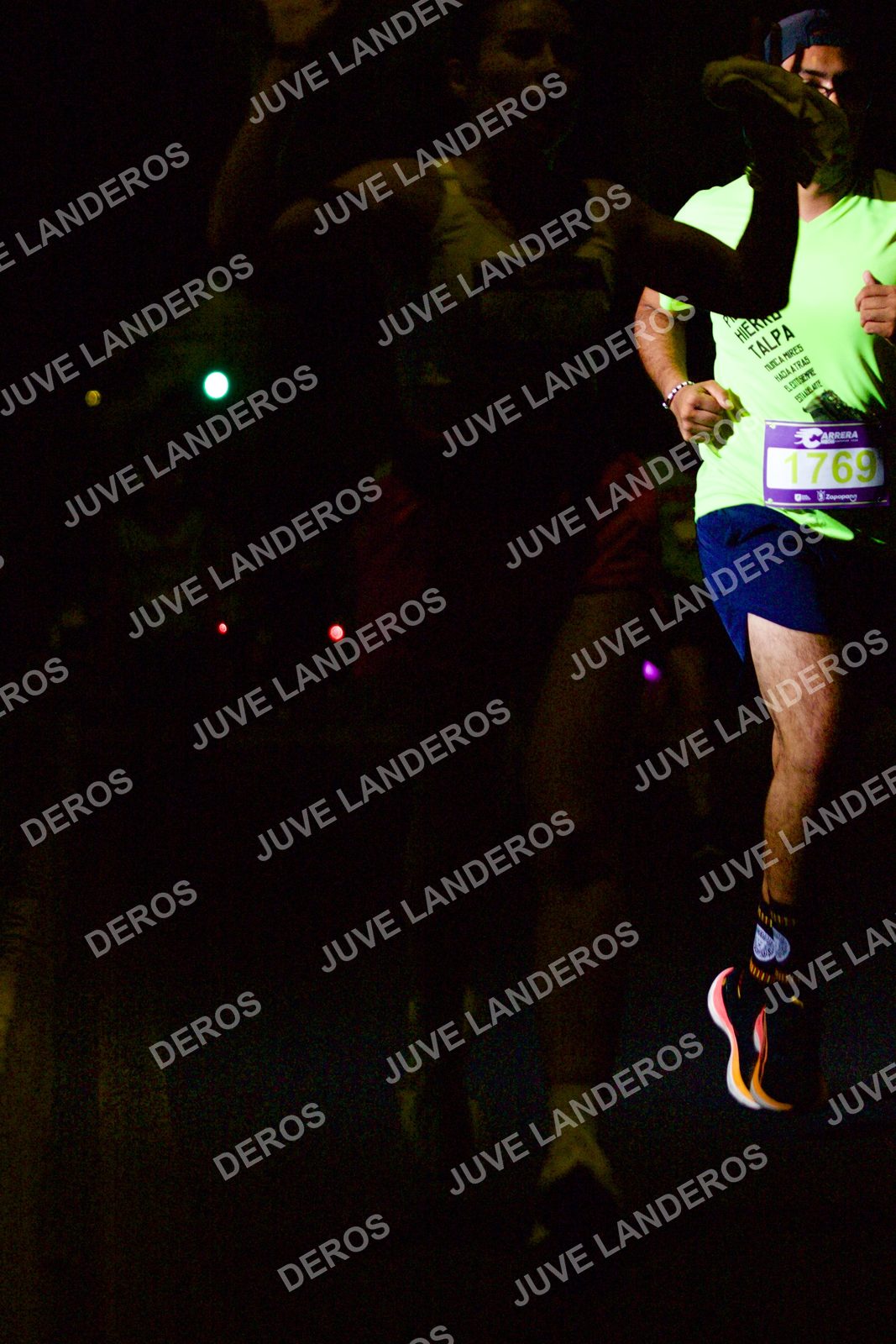 Foto de la Carrera Neón 2026 (Serial Corramos Zapopan) en Parque de las Niñas y los Niños, Blvd. Panamericano 430, Zapopan a las 20:12 · dorsal 1769
