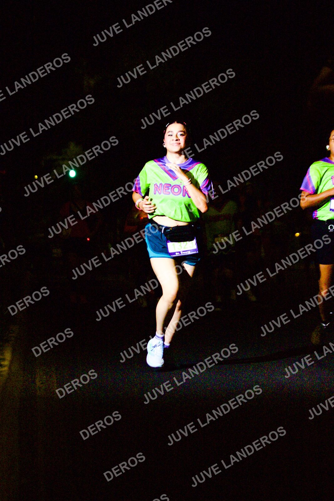 Foto de la Carrera Neón 2026 (Serial Corramos Zapopan) en Parque de las Niñas y los Niños, Blvd. Panamericano 430, Zapopan a las 20:13 · dorsal 132
