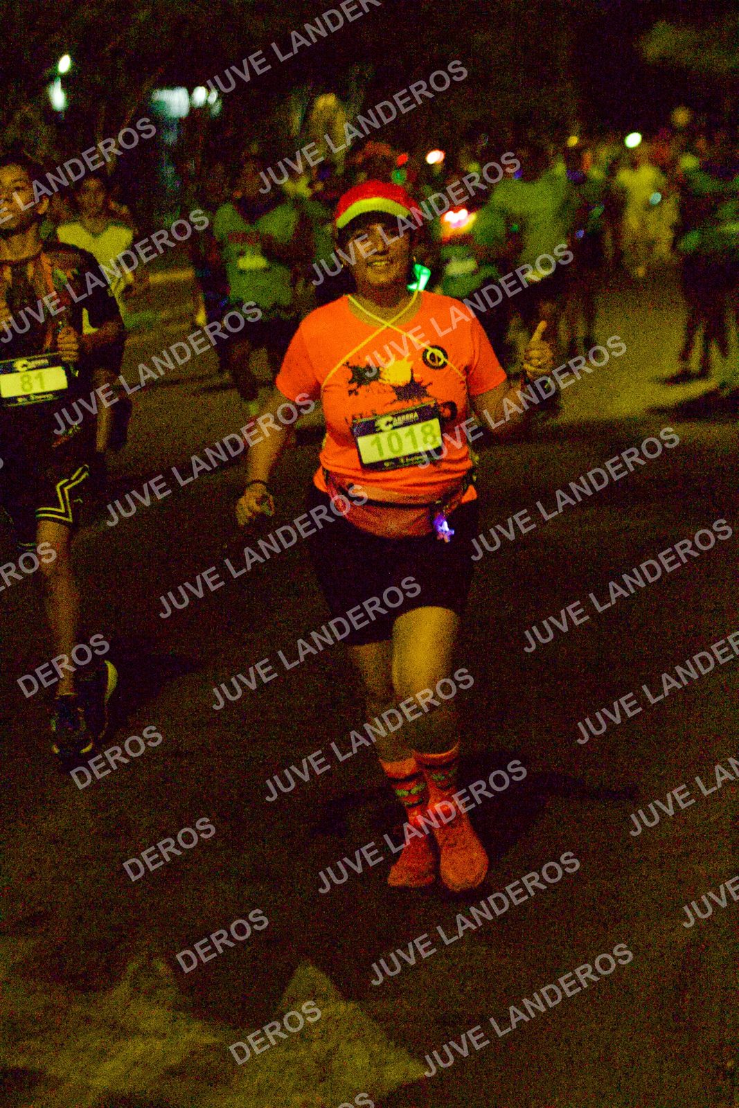 Foto de la Carrera Neón 2026 (Serial Corramos Zapopan) en Parque de las Niñas y los Niños, Blvd. Panamericano 430, Zapopan a las 20:26 · dorsal 1018, 81