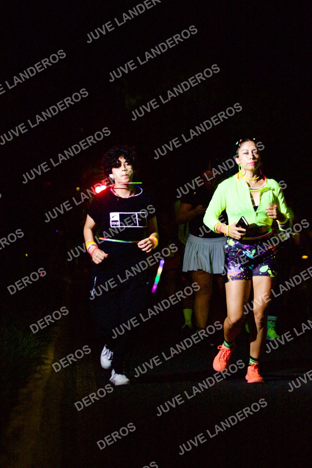 Foto de la Carrera Neón 2026 (Serial Corramos Zapopan) en Parque de las Niñas y los Niños, Blvd. Panamericano 430, Zapopan a las 20:22