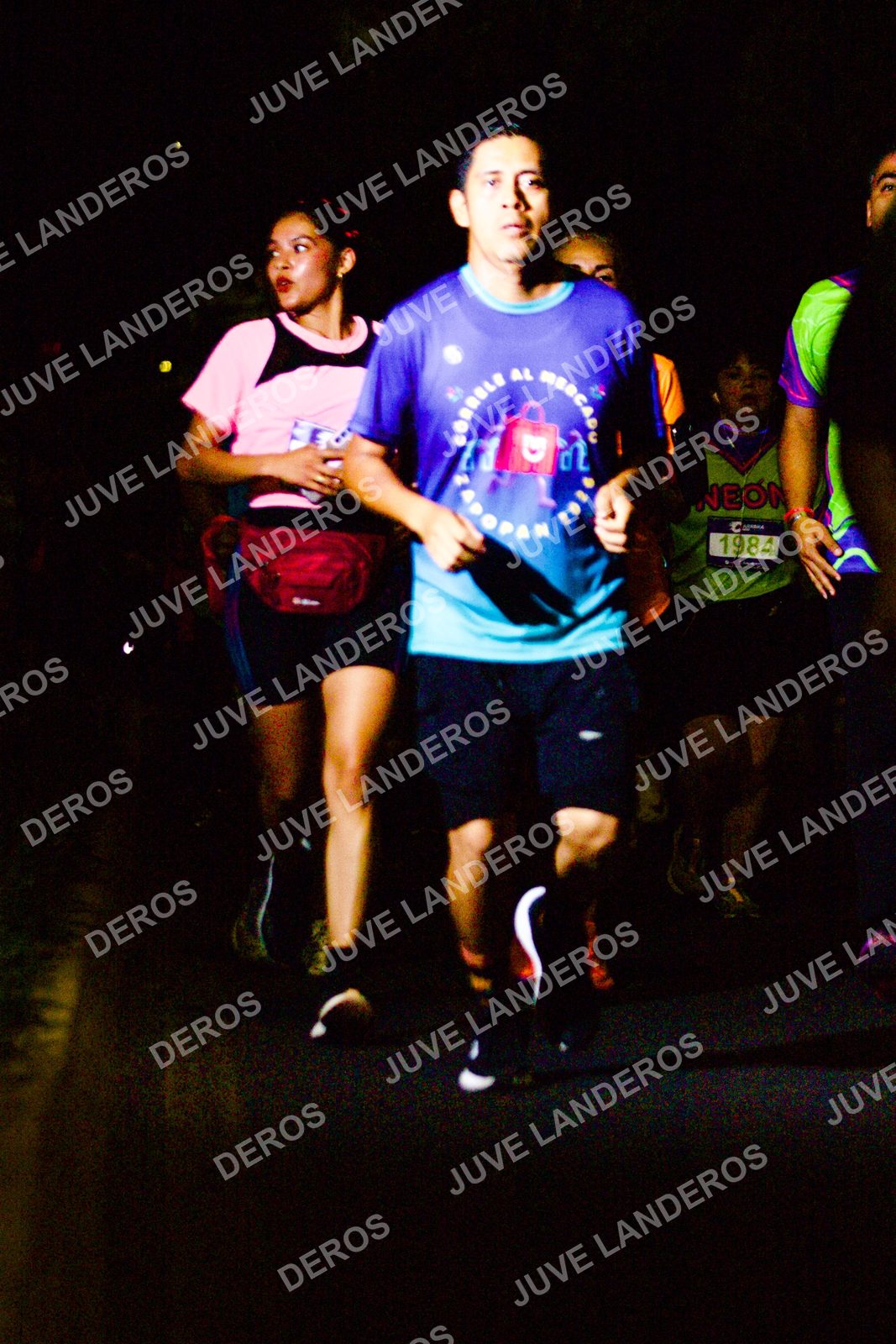 Foto de la Carrera Neón 2026 (Serial Corramos Zapopan) en Parque de las Niñas y los Niños, Blvd. Panamericano 430, Zapopan a las 20:19 · dorsal 1984