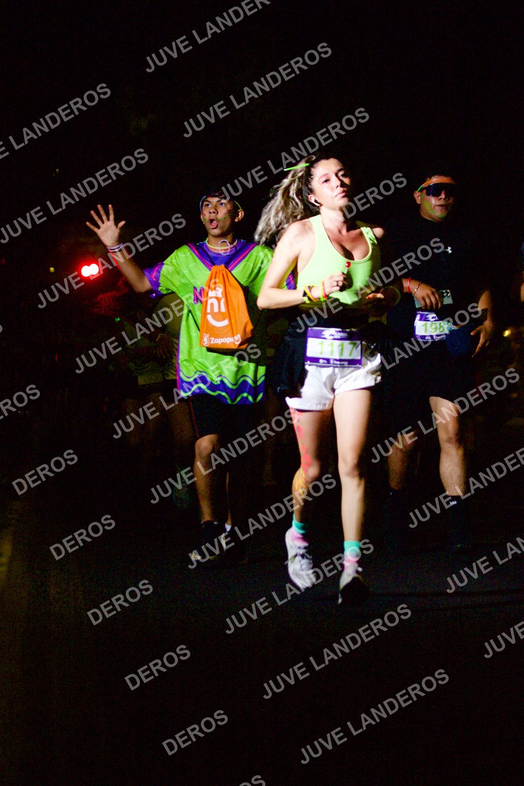 Foto de la Carrera Neón 2026 (Serial Corramos Zapopan) en Parque de las Niñas y los Niños, Blvd. Panamericano 430, Zapopan a las 20:15 · dorsal 1117, 198