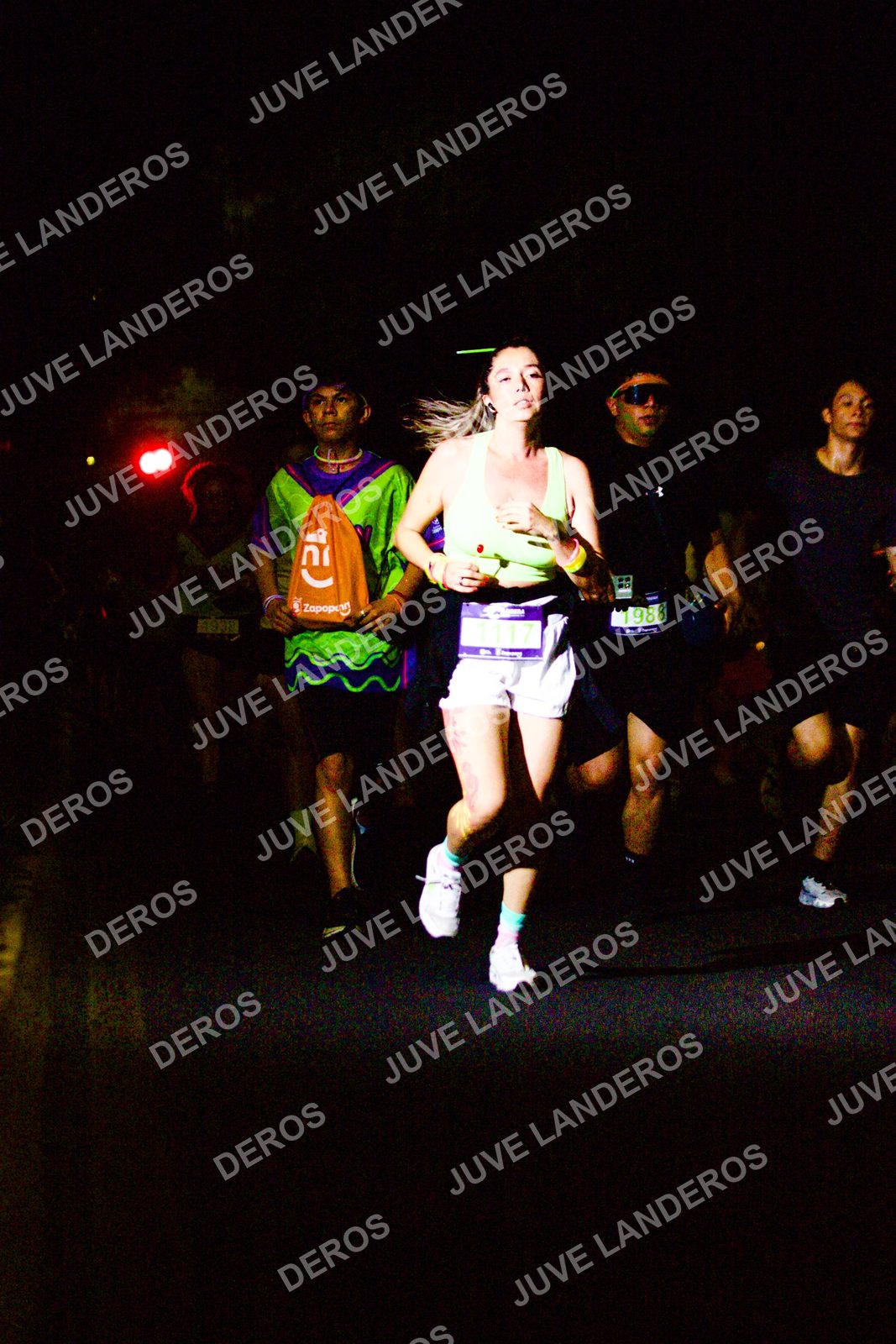 Foto de la Carrera Neón 2026 (Serial Corramos Zapopan) en Parque de las Niñas y los Niños, Blvd. Panamericano 430, Zapopan a las 20:15 · dorsal 988