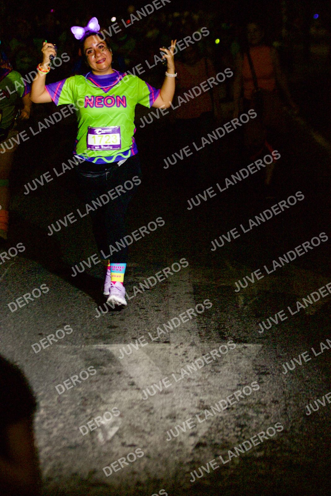 Foto de la Carrera Neón 2026 (Serial Corramos Zapopan) en Parque de las Niñas y los Niños, Blvd. Panamericano 430, Zapopan a las 20:32 · dorsal 1723