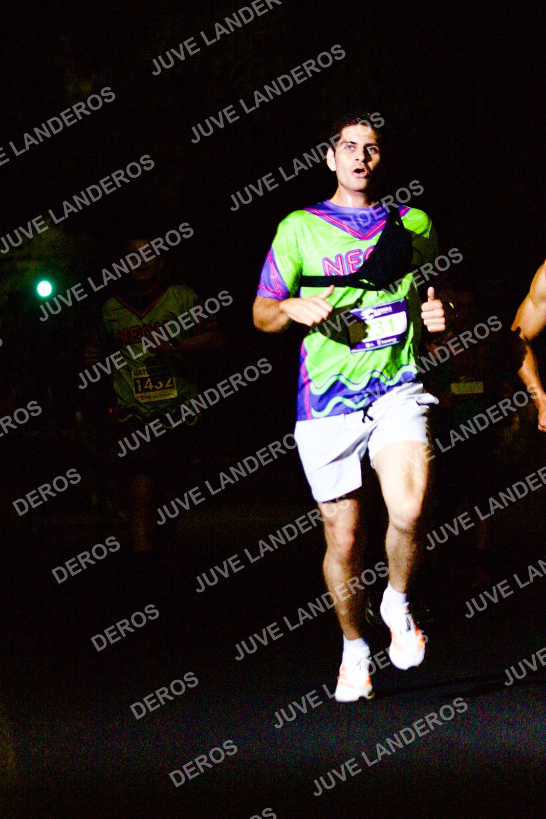 Foto de la Carrera Neón 2026 (Serial Corramos Zapopan) en Parque de las Niñas y los Niños, Blvd. Panamericano 430, Zapopan a las 20:10 · dorsal 31