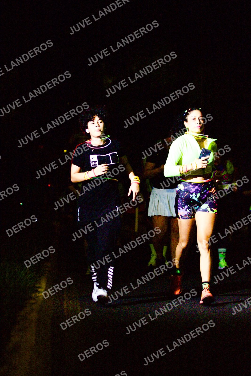Foto de la Carrera Neón 2026 (Serial Corramos Zapopan) en Parque de las Niñas y los Niños, Blvd. Panamericano 430, Zapopan a las 20:22 · dorsal 1948