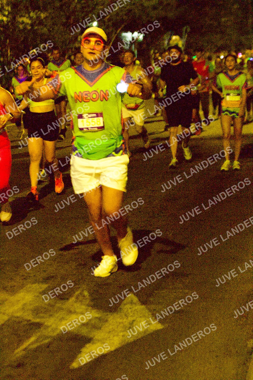 Foto de la Carrera Neón 2026 (Serial Corramos Zapopan) en Parque de las Niñas y los Niños, Blvd. Panamericano 430, Zapopan a las 20:27 · dorsal 1558