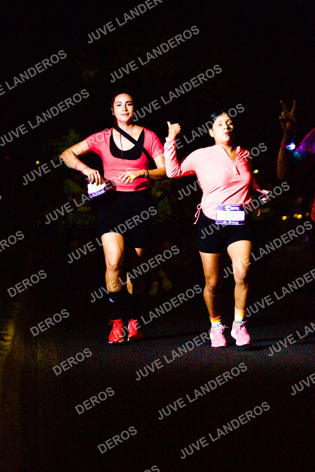 Foto de la Carrera Neón 2026 (Serial Corramos Zapopan) en Parque de las Niñas y los Niños, Blvd. Panamericano 430, Zapopan a las 20:13 · dorsal 391