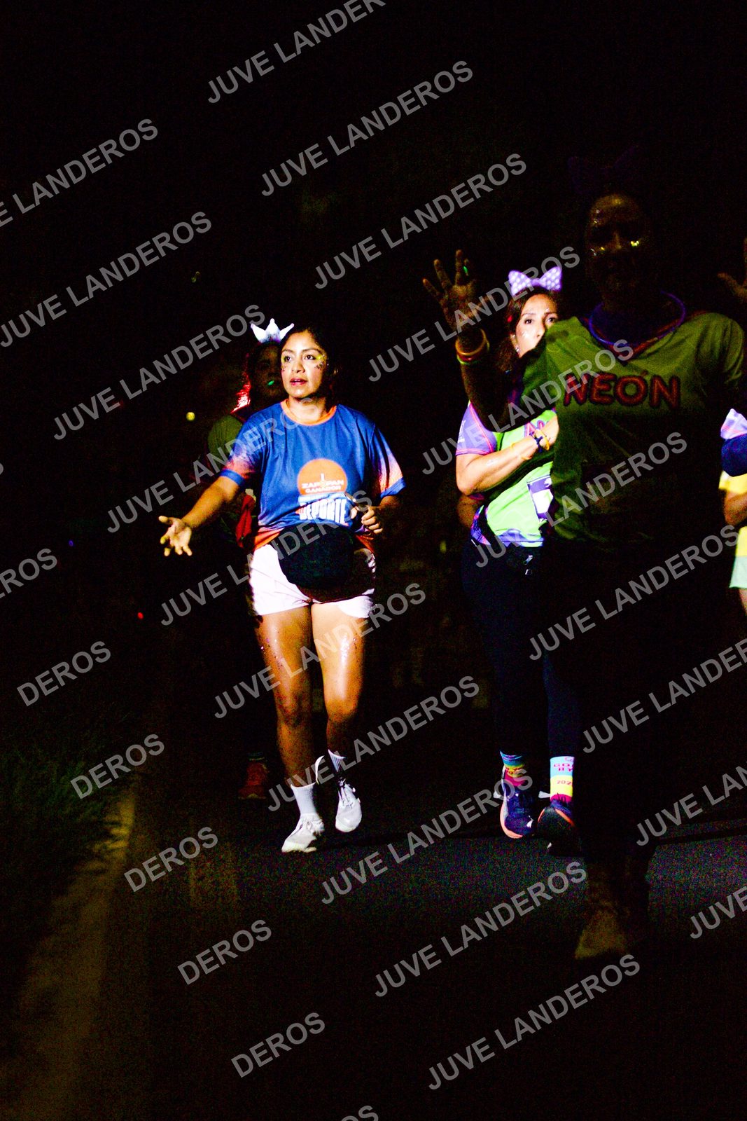 Foto de la Carrera Neón 2026 (Serial Corramos Zapopan) en Parque de las Niñas y los Niños, Blvd. Panamericano 430, Zapopan a las 20:20