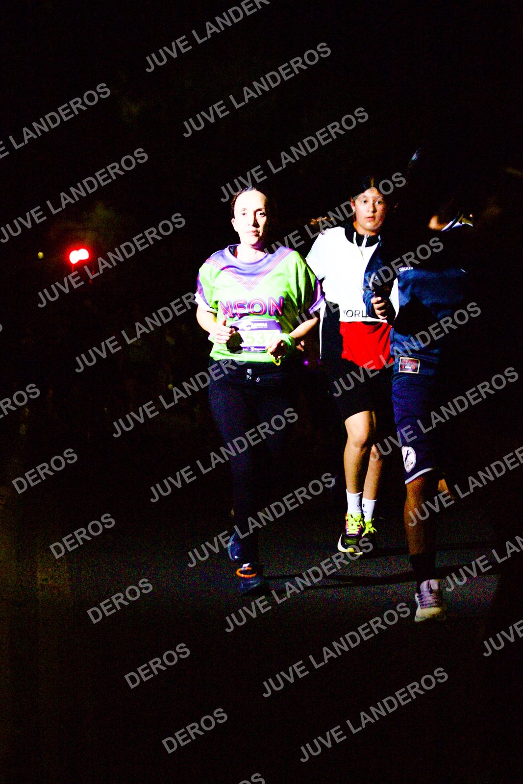 Foto de la Carrera Neón 2026 (Serial Corramos Zapopan) en Parque de las Niñas y los Niños, Blvd. Panamericano 430, Zapopan a las 20:17 · dorsal 53