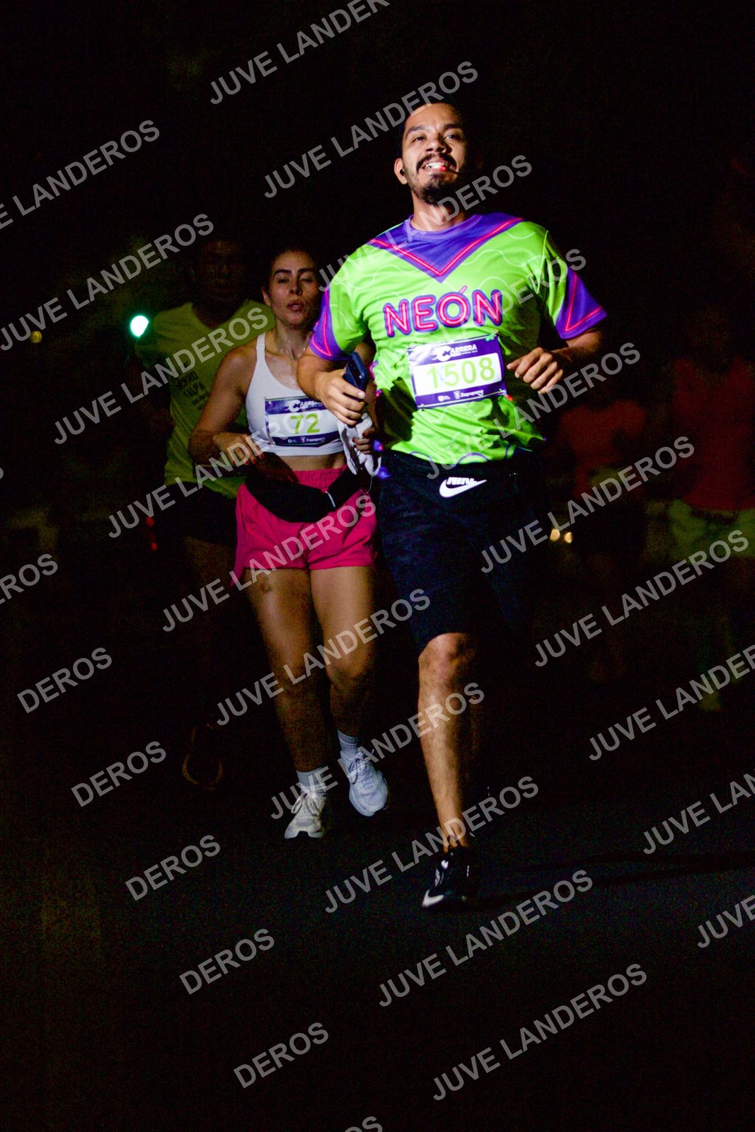 Foto de la Carrera Neón 2026 (Serial Corramos Zapopan) en Parque de las Niñas y los Niños, Blvd. Panamericano 430, Zapopan a las 20:12 · dorsal 72, 1508