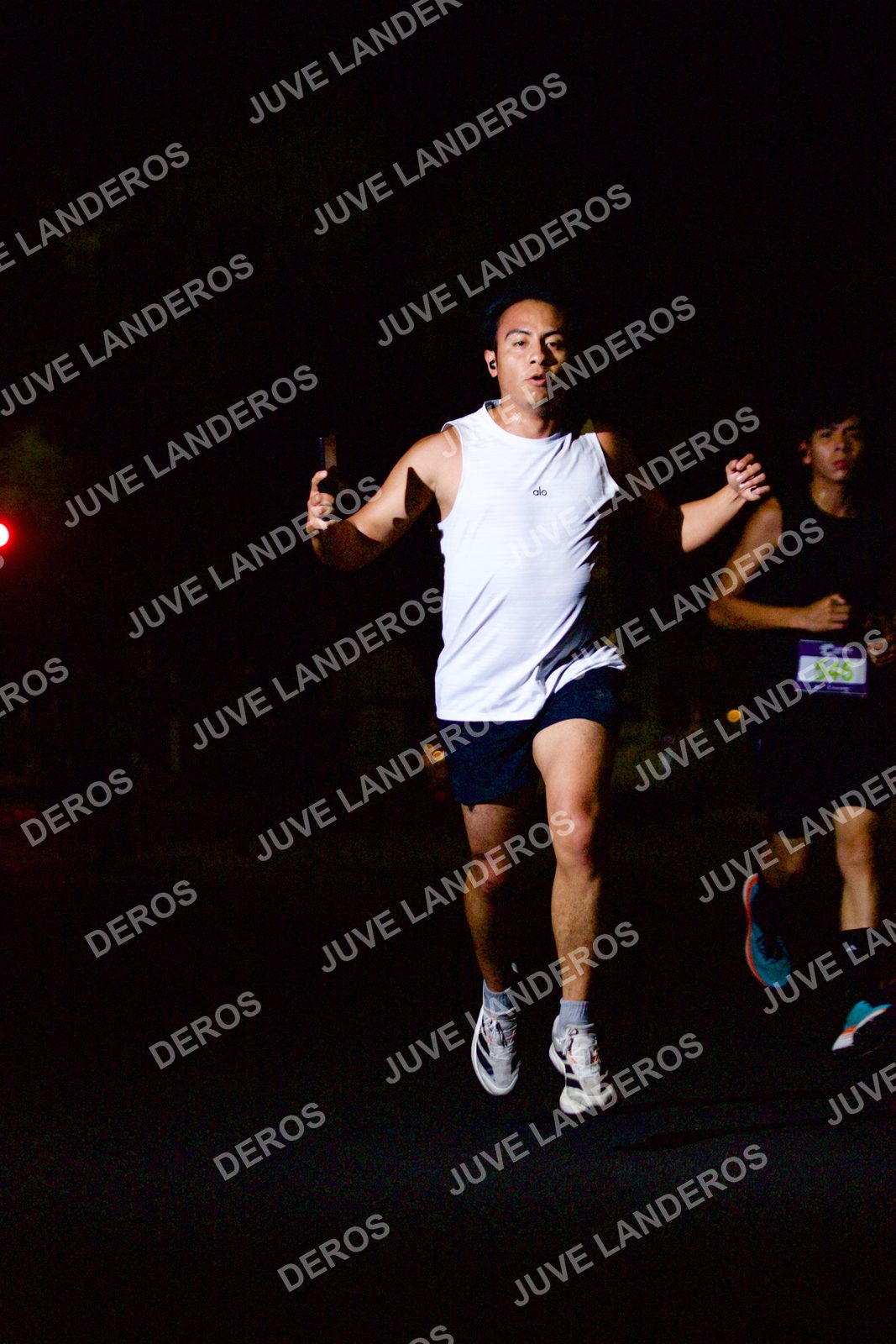 Foto de la Carrera Neón 2026 (Serial Corramos Zapopan) en Parque de las Niñas y los Niños, Blvd. Panamericano 430, Zapopan a las 20:09 · dorsal 546