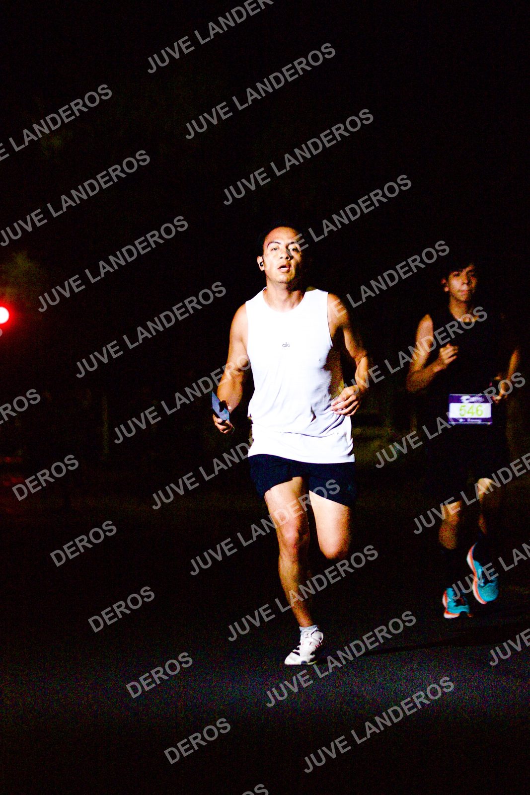 Foto de la Carrera Neón 2026 (Serial Corramos Zapopan) en Parque de las Niñas y los Niños, Blvd. Panamericano 430, Zapopan a las 20:09 · dorsal 546