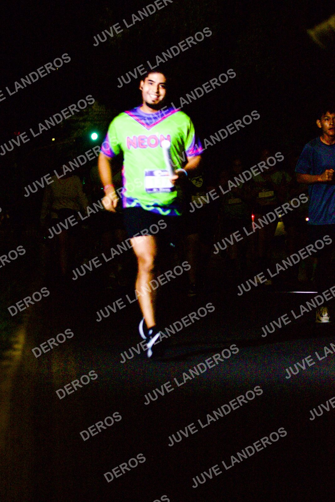 Foto de la Carrera Neón 2026 (Serial Corramos Zapopan) en Parque de las Niñas y los Niños, Blvd. Panamericano 430, Zapopan a las 20:15