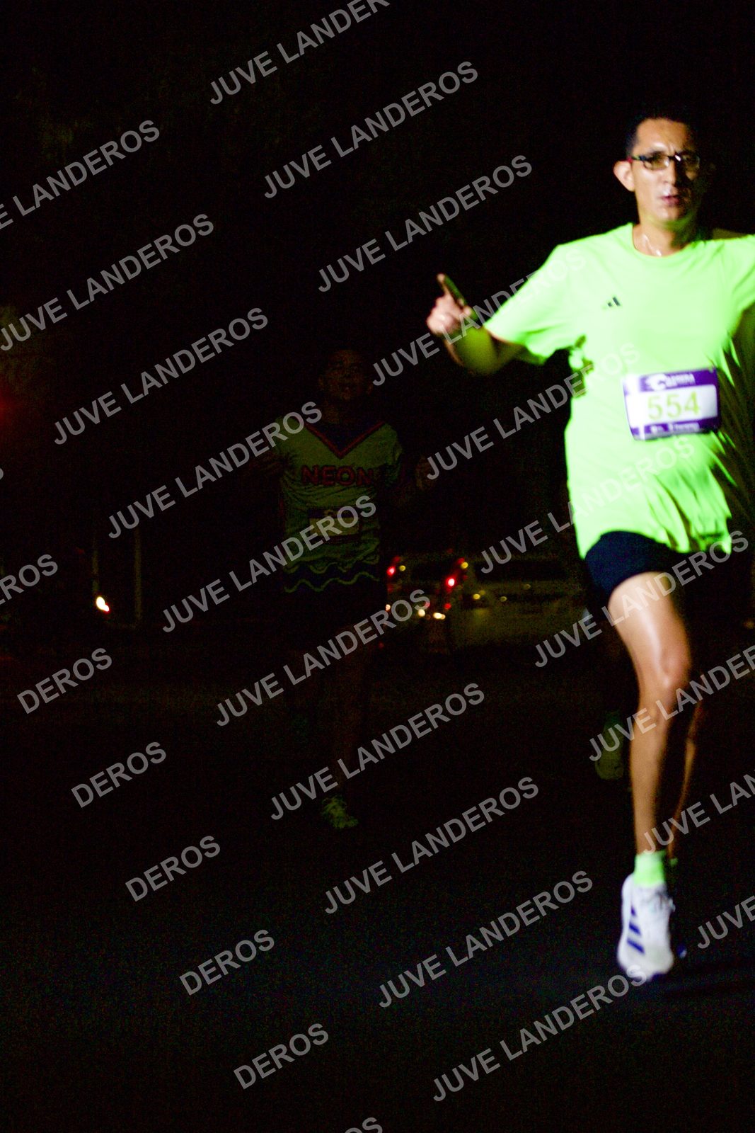 Foto de la Carrera Neón 2026 (Serial Corramos Zapopan) en Parque de las Niñas y los Niños, Blvd. Panamericano 430, Zapopan a las 20:09 · dorsal 554