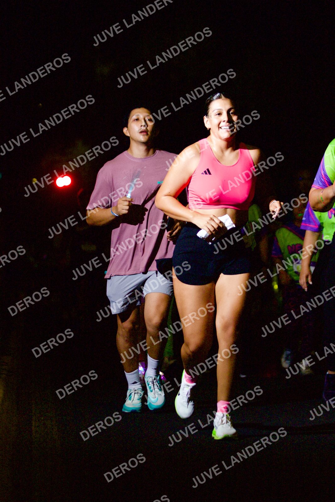 Foto de la Carrera Neón 2026 (Serial Corramos Zapopan) en Parque de las Niñas y los Niños, Blvd. Panamericano 430, Zapopan a las 20:22