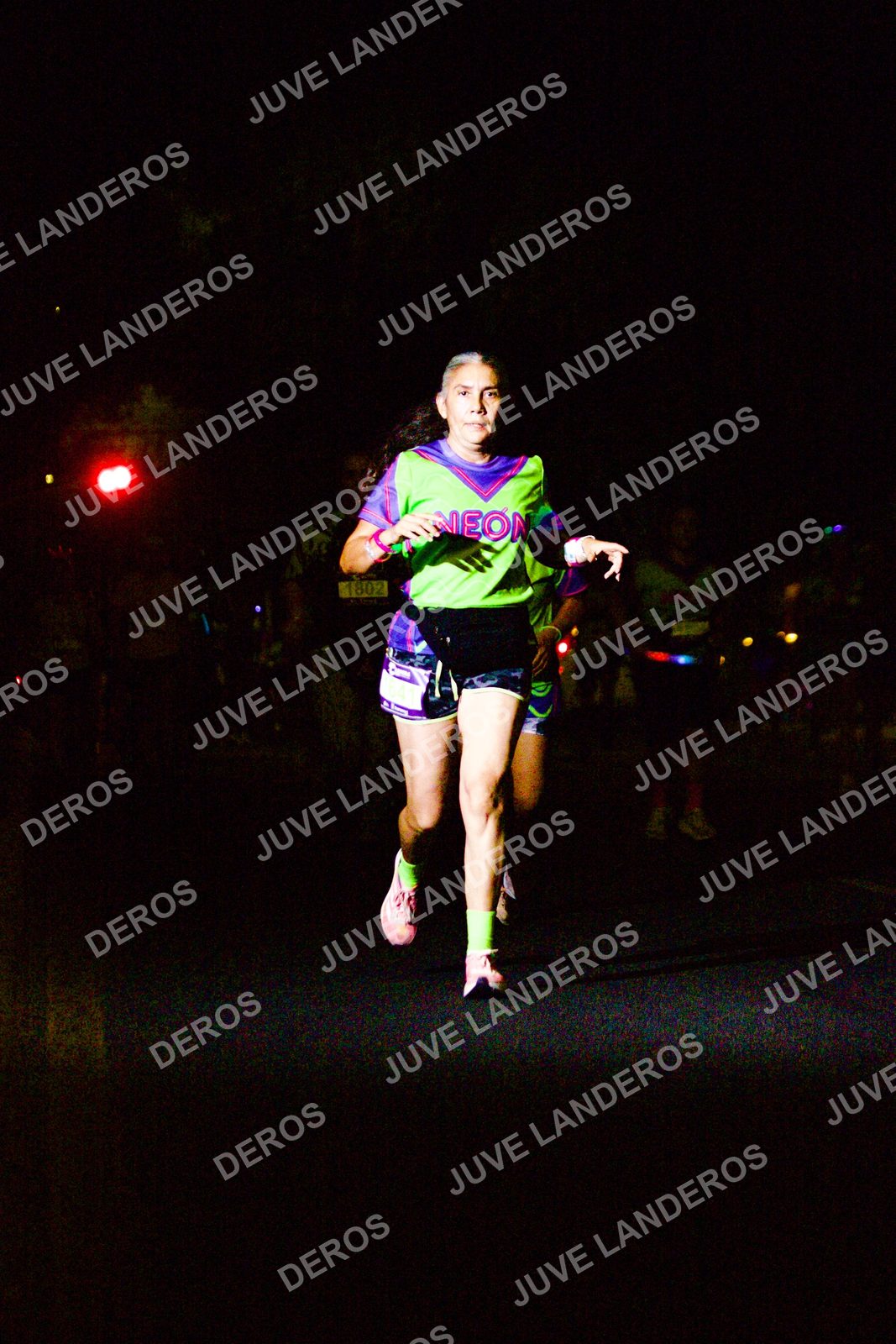 Foto de la Carrera Neón 2026 (Serial Corramos Zapopan) en Parque de las Niñas y los Niños, Blvd. Panamericano 430, Zapopan a las 20:14 · dorsal 1802