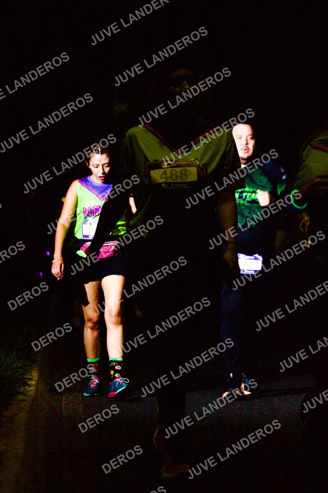 Foto de la Carrera Neón 2026 (Serial Corramos Zapopan) en Parque de las Niñas y los Niños, Blvd. Panamericano 430, Zapopan a las 20:19 · dorsal 488, 921