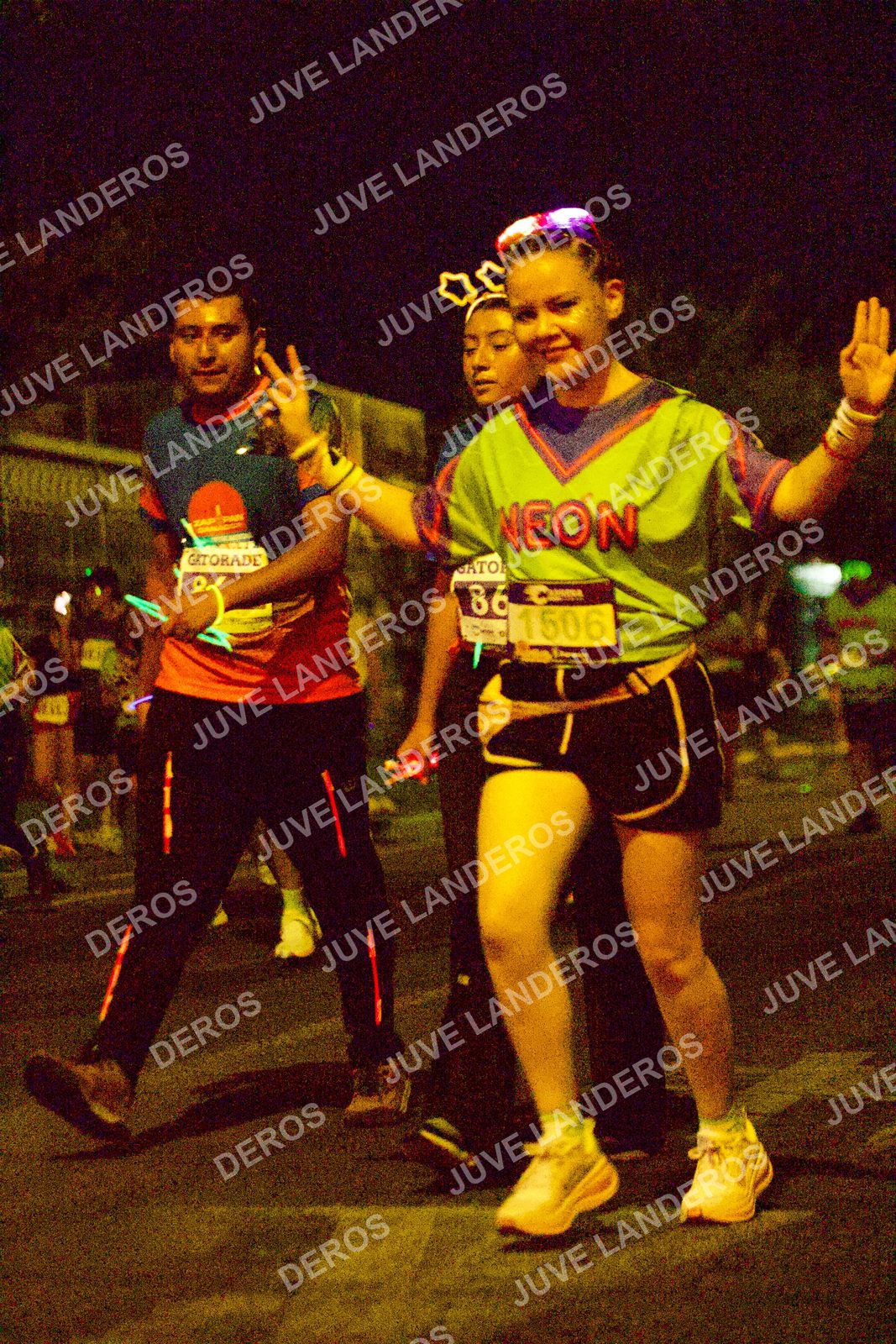 Foto de la Carrera Neón 2026 (Serial Corramos Zapopan) en Parque de las Niñas y los Niños, Blvd. Panamericano 430, Zapopan a las 20:29 · dorsal 86, 1506