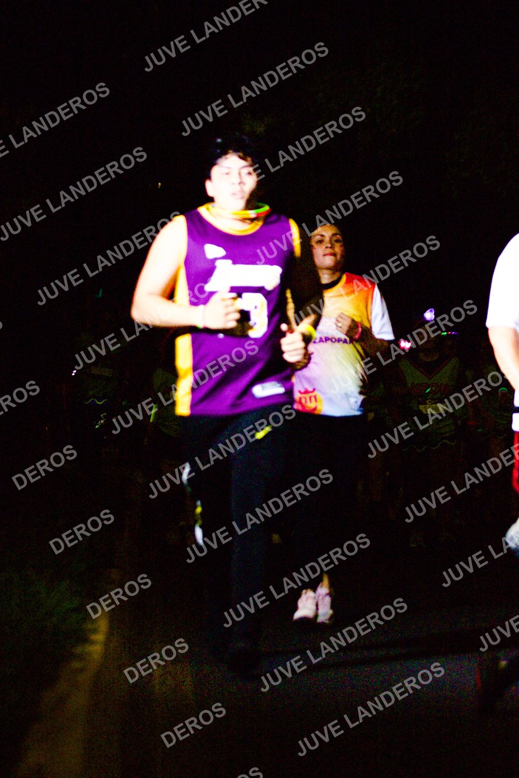 Foto de la Carrera Neón 2026 (Serial Corramos Zapopan) en Parque de las Niñas y los Niños, Blvd. Panamericano 430, Zapopan a las 20:22
