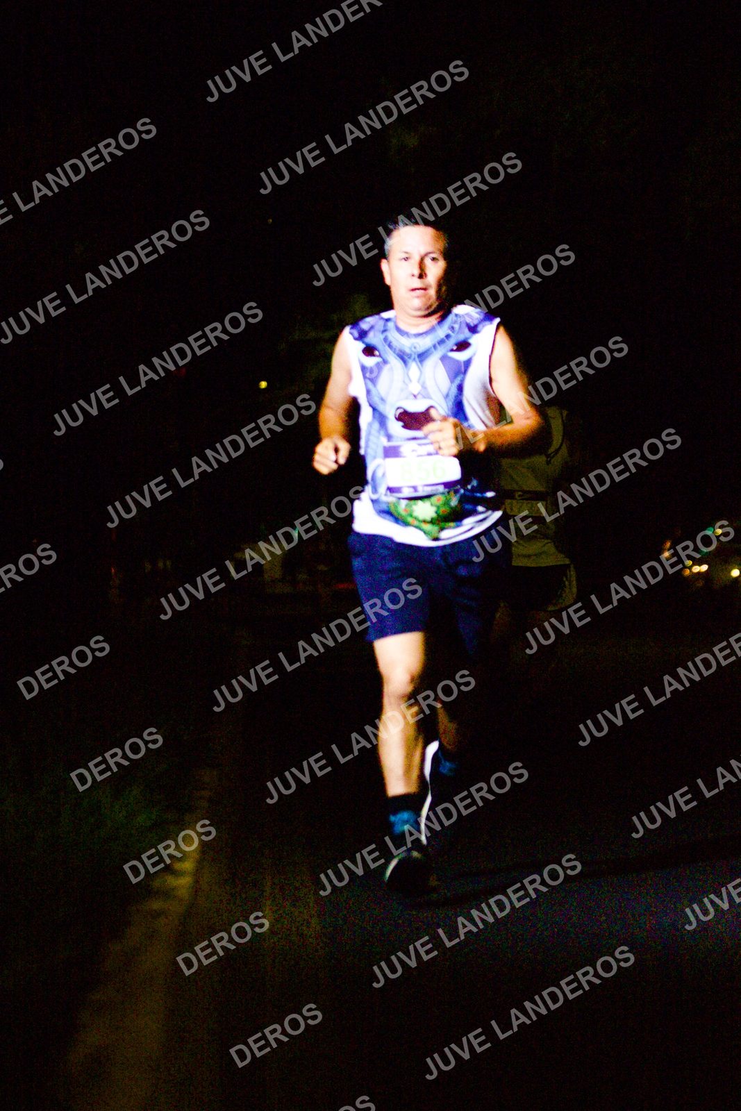 Foto de la Carrera Neón 2026 (Serial Corramos Zapopan) en Parque de las Niñas y los Niños, Blvd. Panamericano 430, Zapopan a las 20:10