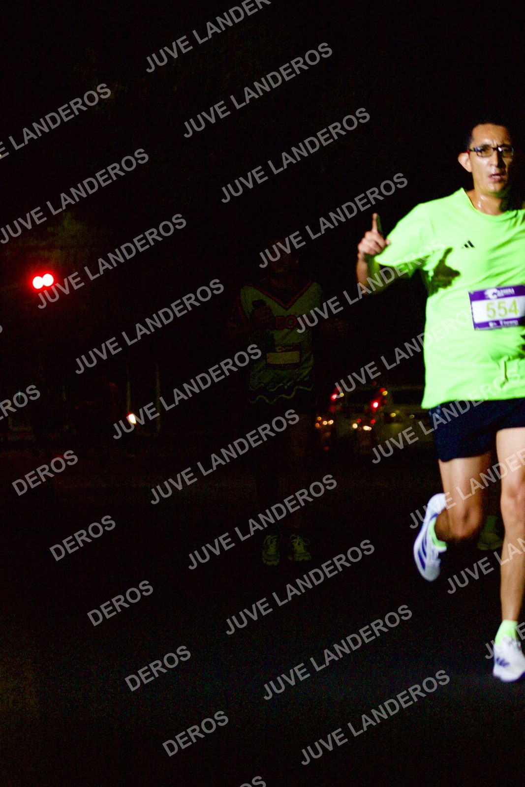 Foto de la Carrera Neón 2026 (Serial Corramos Zapopan) en Parque de las Niñas y los Niños, Blvd. Panamericano 430, Zapopan a las 20:09 · dorsal 554