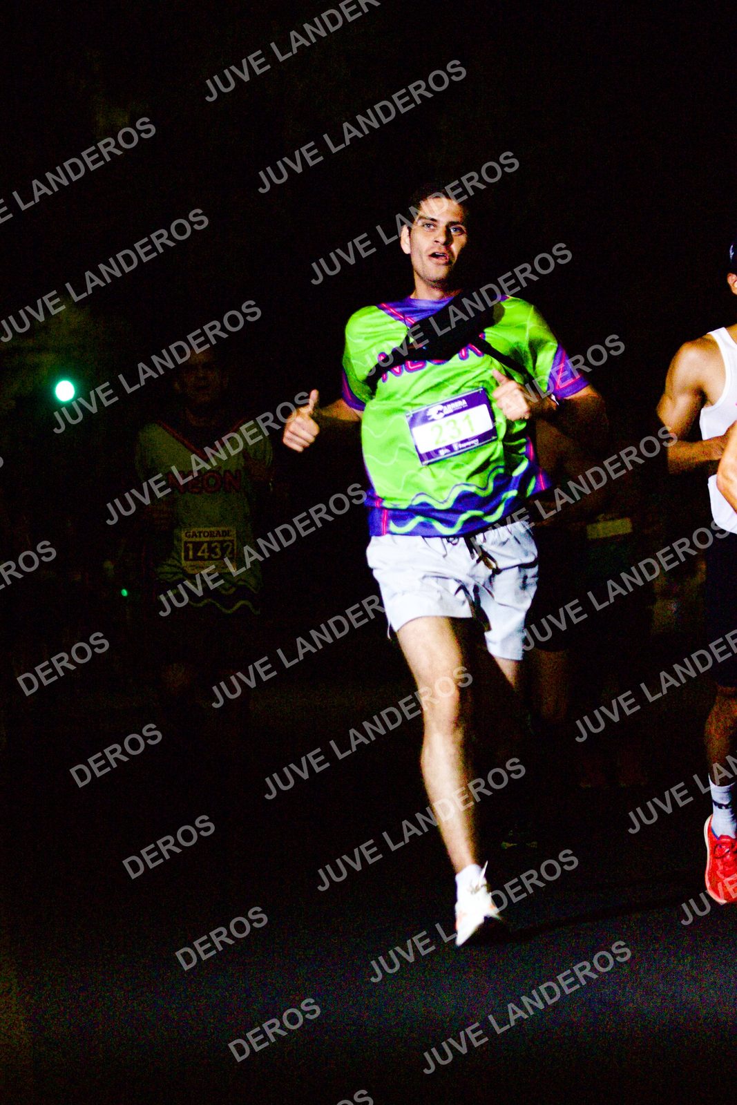 Foto de la Carrera Neón 2026 (Serial Corramos Zapopan) en Parque de las Niñas y los Niños, Blvd. Panamericano 430, Zapopan a las 20:10 · dorsal 1432, 231