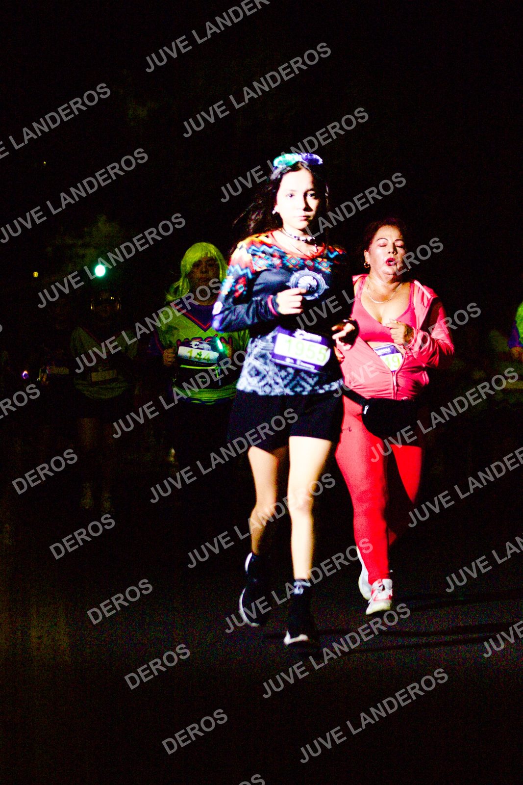 Foto de la Carrera Neón 2026 (Serial Corramos Zapopan) en Parque de las Niñas y los Niños, Blvd. Panamericano 430, Zapopan a las 20:18 · dorsal 1955