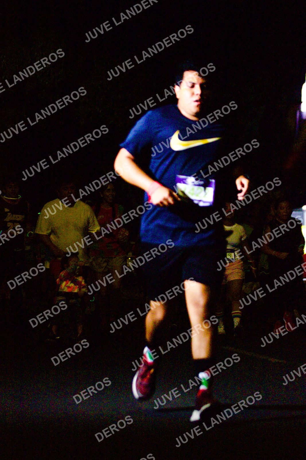 Foto de la Carrera Neón 2026 (Serial Corramos Zapopan) en Parque de las Niñas y los Niños, Blvd. Panamericano 430, Zapopan a las 20:22 · dorsal 23