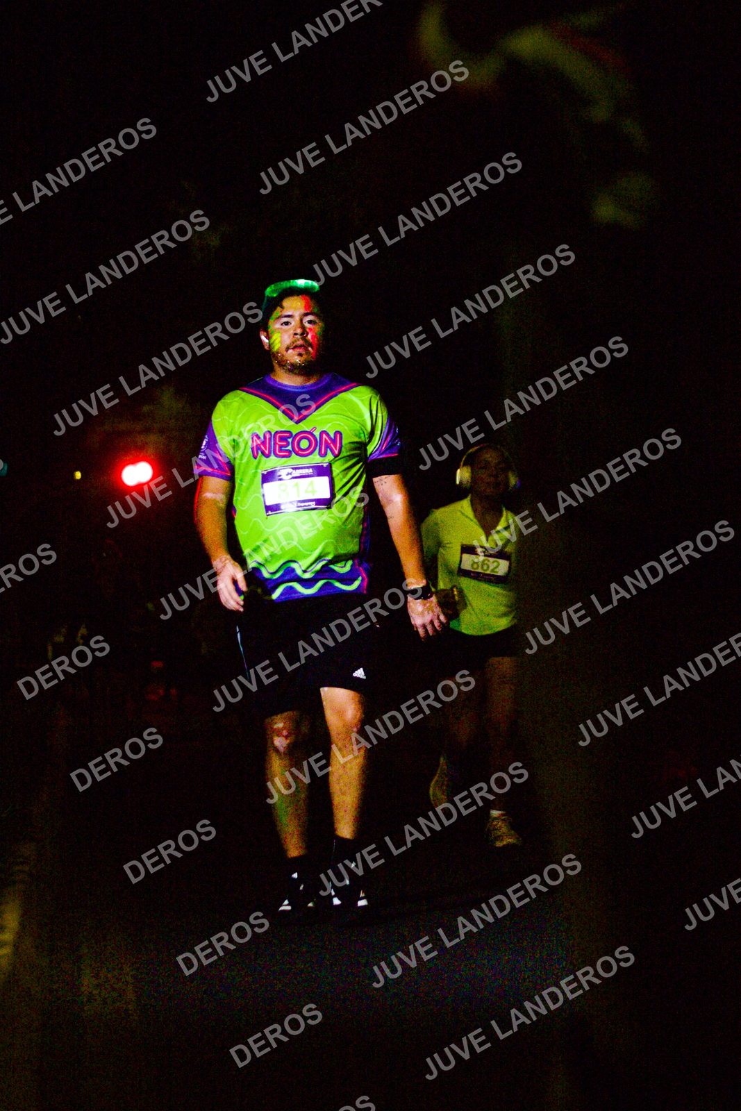 Foto de la Carrera Neón 2026 (Serial Corramos Zapopan) en Parque de las Niñas y los Niños, Blvd. Panamericano 430, Zapopan a las 20:12 · dorsal 862