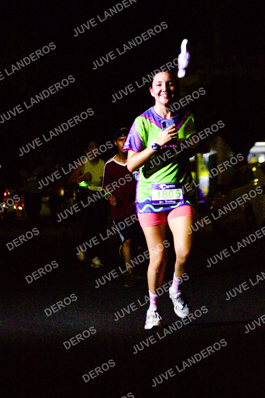 Foto de la Carrera Neón 2026 (Serial Corramos Zapopan) en Parque de las Niñas y los Niños, Blvd. Panamericano 430, Zapopan a las 20:13 · dorsal 1805