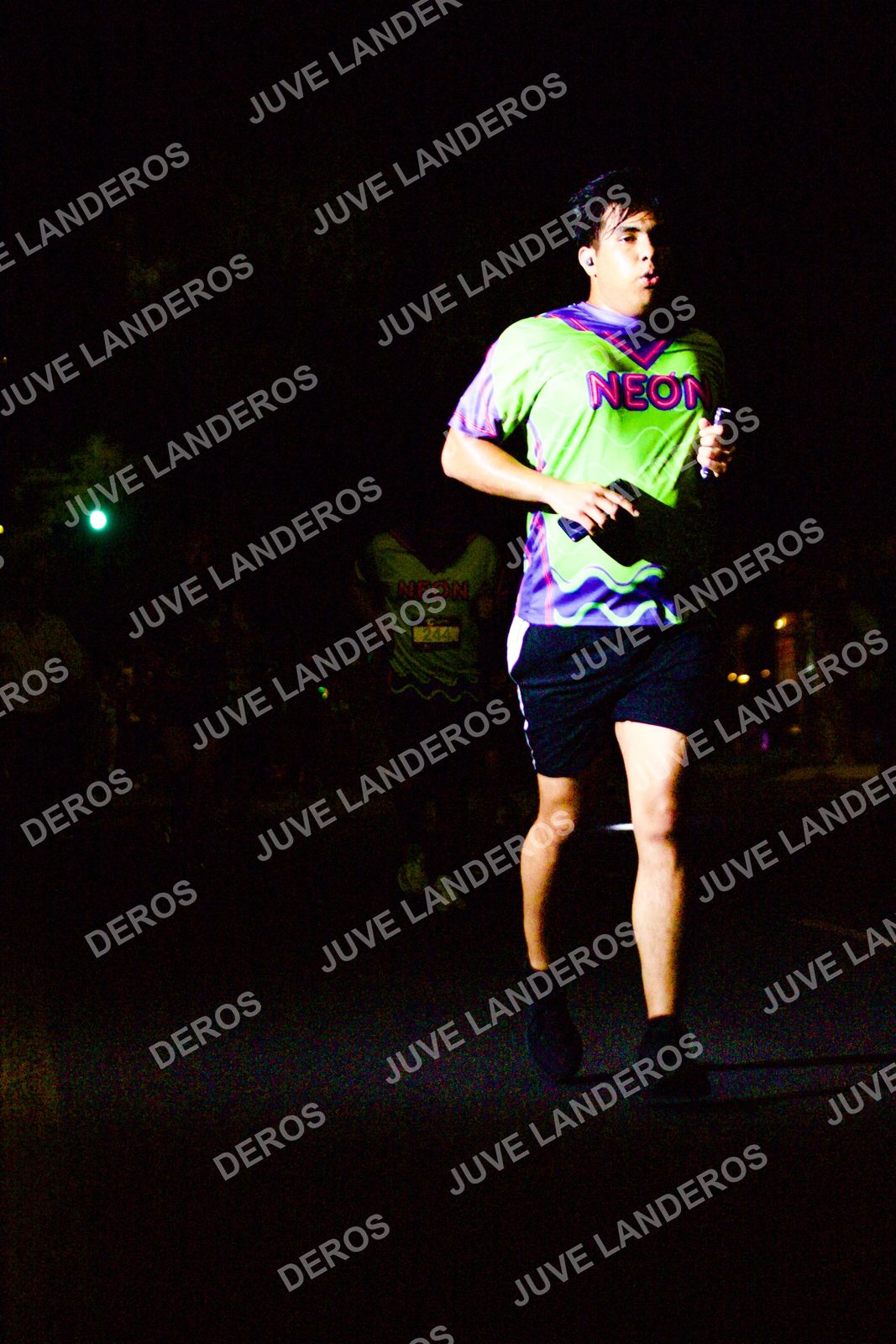 Foto de la Carrera Neón 2026 (Serial Corramos Zapopan) en Parque de las Niñas y los Niños, Blvd. Panamericano 430, Zapopan a las 20:14 · dorsal 244