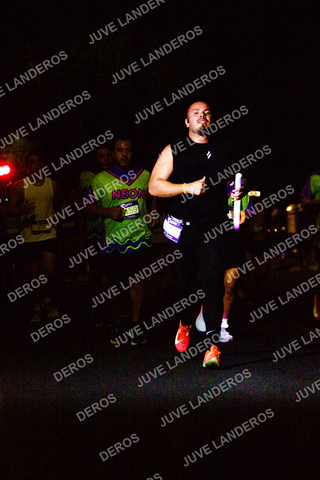 Foto de la Carrera Neón 2026 (Serial Corramos Zapopan) en Parque de las Niñas y los Niños, Blvd. Panamericano 430, Zapopan a las 20:12