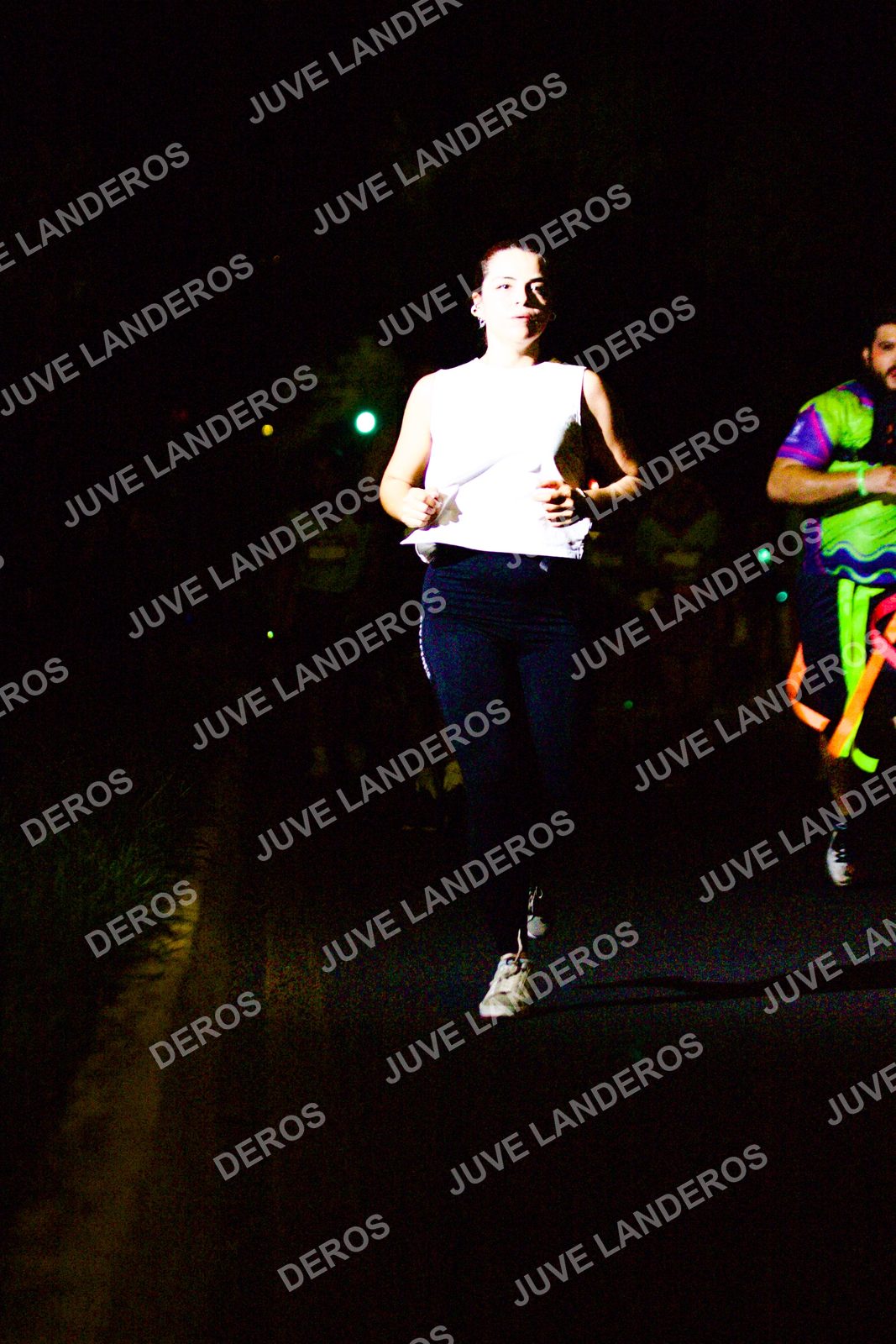 Foto de la Carrera Neón 2026 (Serial Corramos Zapopan) en Parque de las Niñas y los Niños, Blvd. Panamericano 430, Zapopan a las 20:15